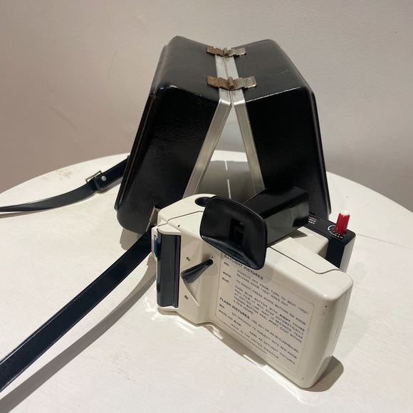 Vintage 60s Polaroid Model 20 "Swinger" Land Camera and Black Case - Picture 11 of 16